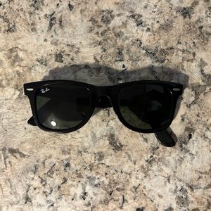 Raybans sunglasses